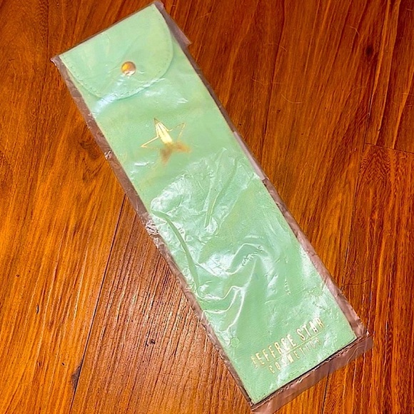 ☃️BOGO50%☃️ 🆕🖤JEFFREE STAR: BLACK STRAW TRAVEL SLEEVE - Picture 5 of 6